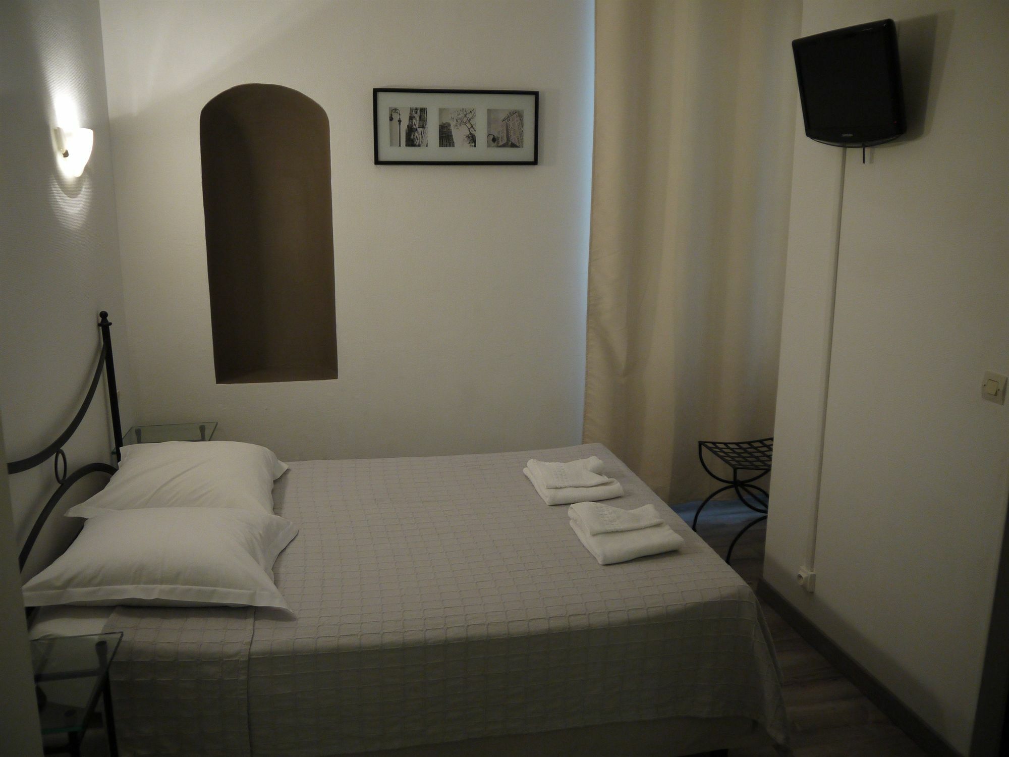 Hotel Portalet Hyères Eksteriør bilde